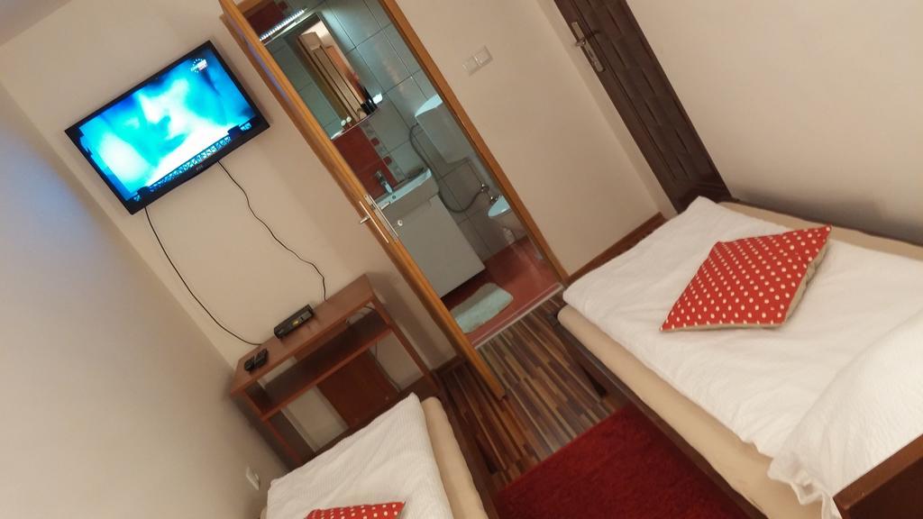 سراييفو B&B Bazeni الغرفة الصورة